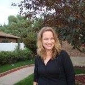 Meet your Posher, Hilary